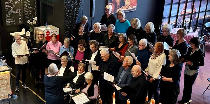 Bilde/illustrasjon for FARRIS SENIORKOR, KORØVELSE FARRIS SENIORKOR, KORØVELSE